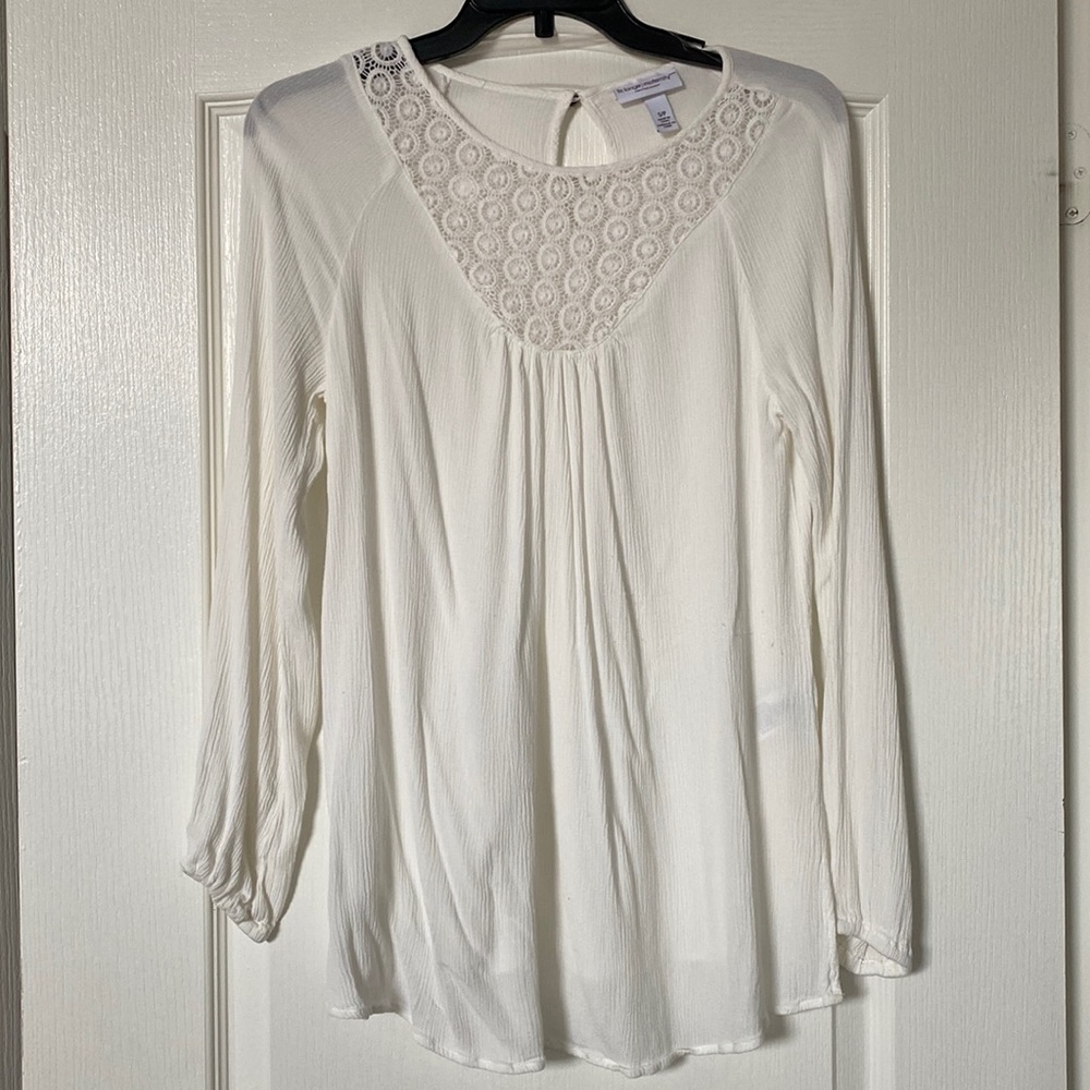 LIZ LANGE MATERNITY Long Sleeved white top